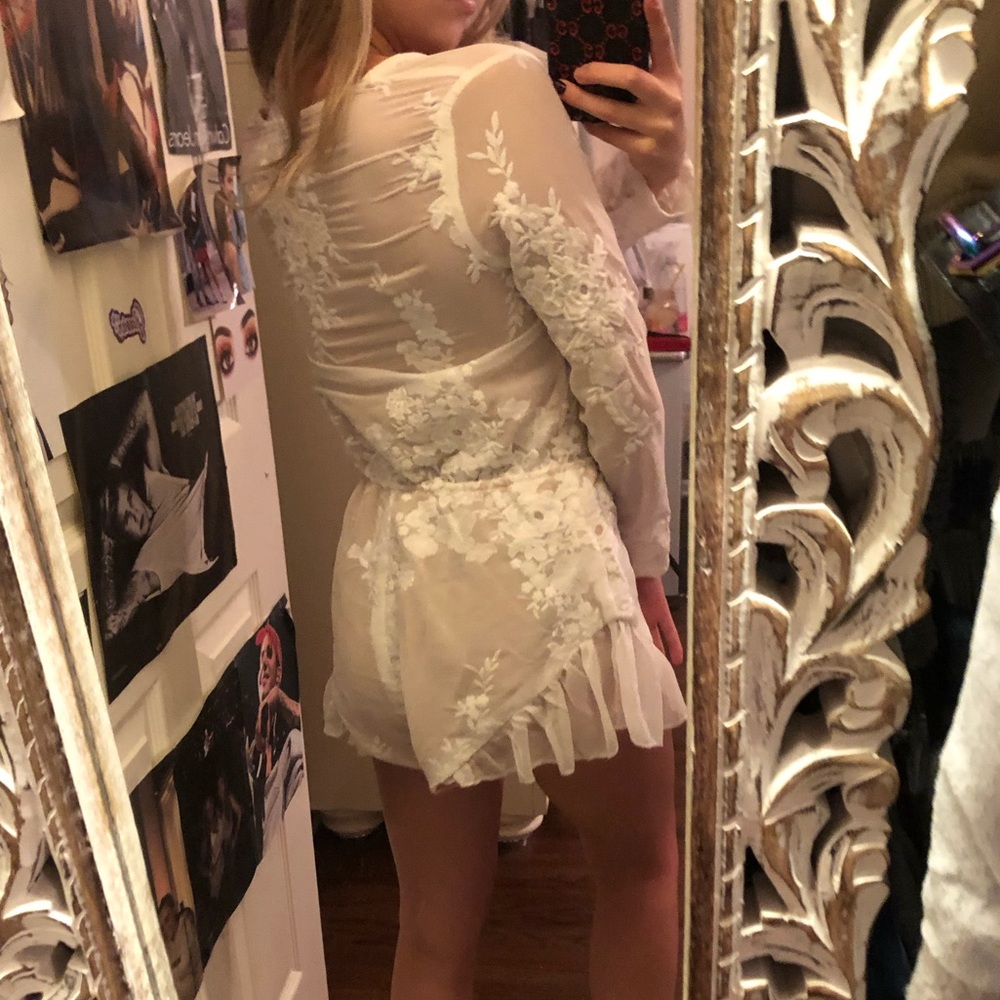Women’s lace long sleeve romper - Picture 4 of 6